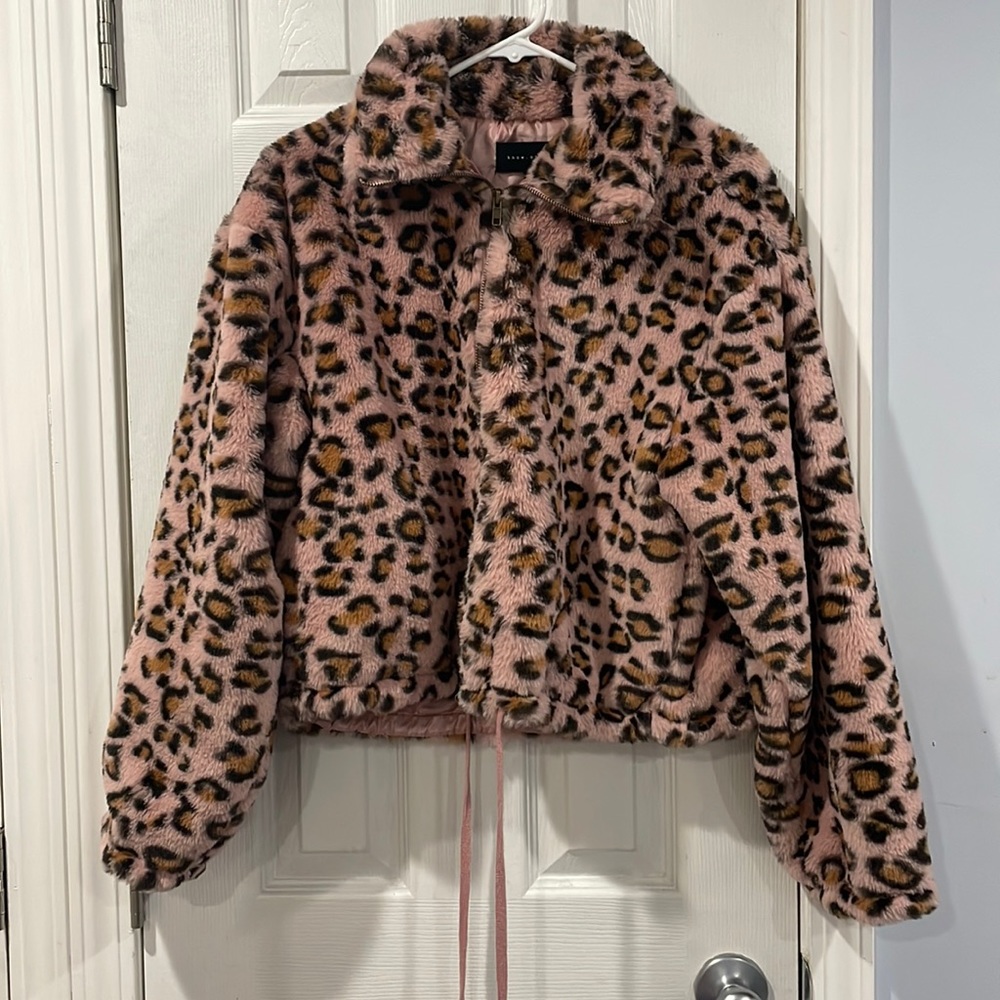 Faux animal print soft sweater size M